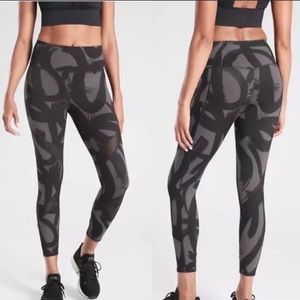 Athleta Tenacity Brush Strokes 7/8 Tights Black